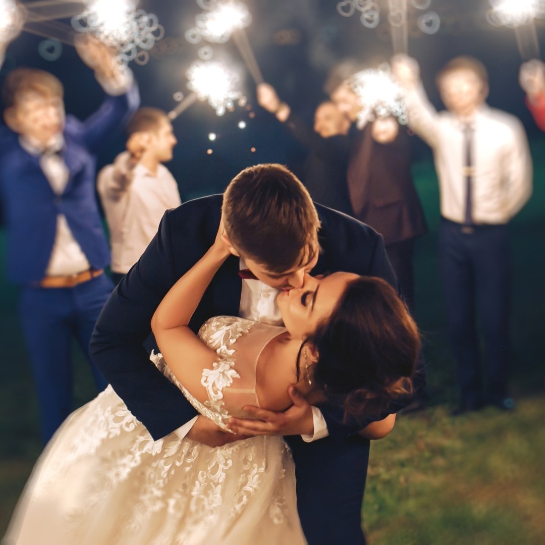 Como vestir para una boda si eres invitado: Guía para hombres jóvenes