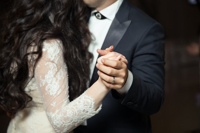 ¿Cómo vestir para ir a una boda?