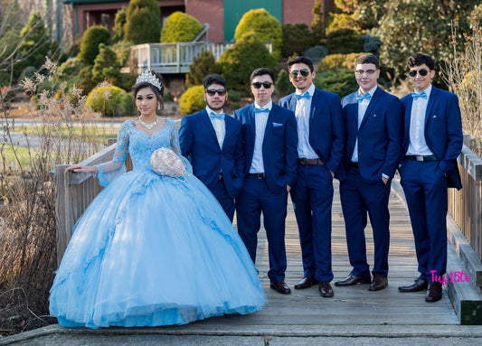 Trajes para chambelanes en XV años: elegancia, coordinación y estilo moderno (sin sacrificar comodidad)