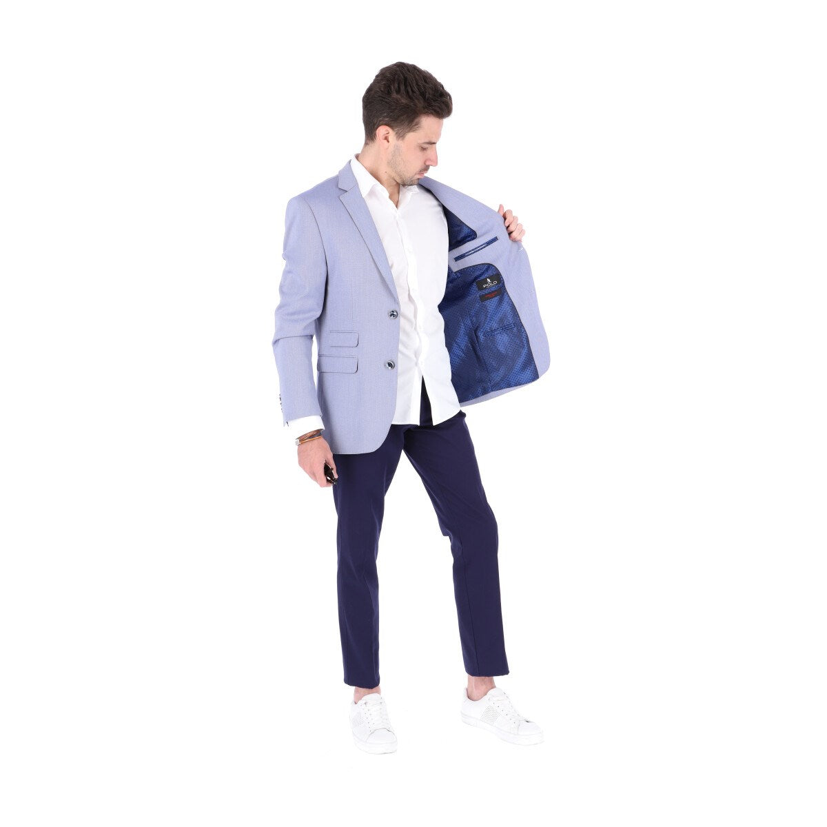 Saco SLIM color azul cielo. Saco para hombre de alta calidad de dos botones 100% Microfibra con doble abertura trasera.