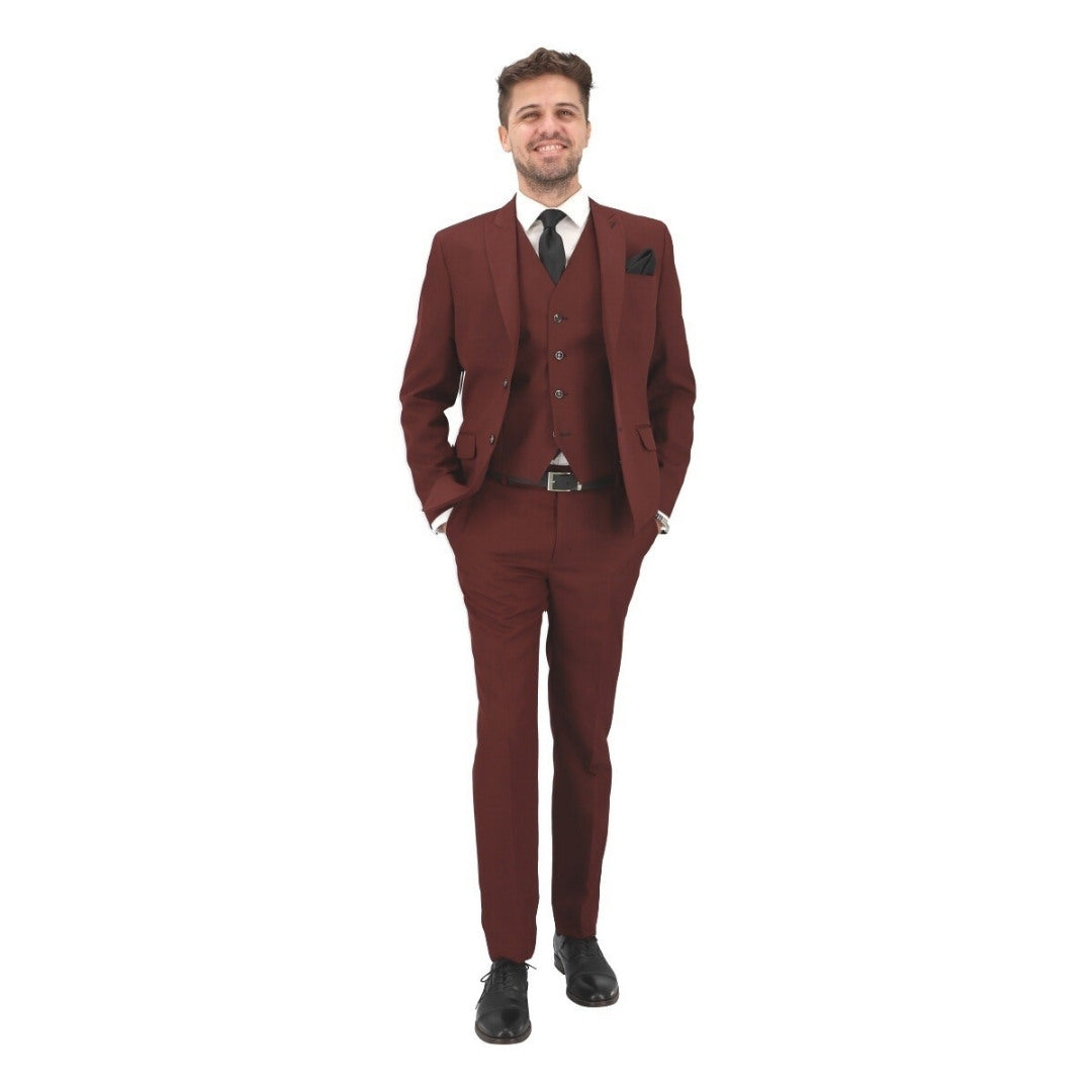 Traje SLIM FIT de 3 piezas color vino liso. Conjunto de Saco, Pantalón y Chaleco. Outfit de dos botones 100% Microfibra con doble abertura trasera.