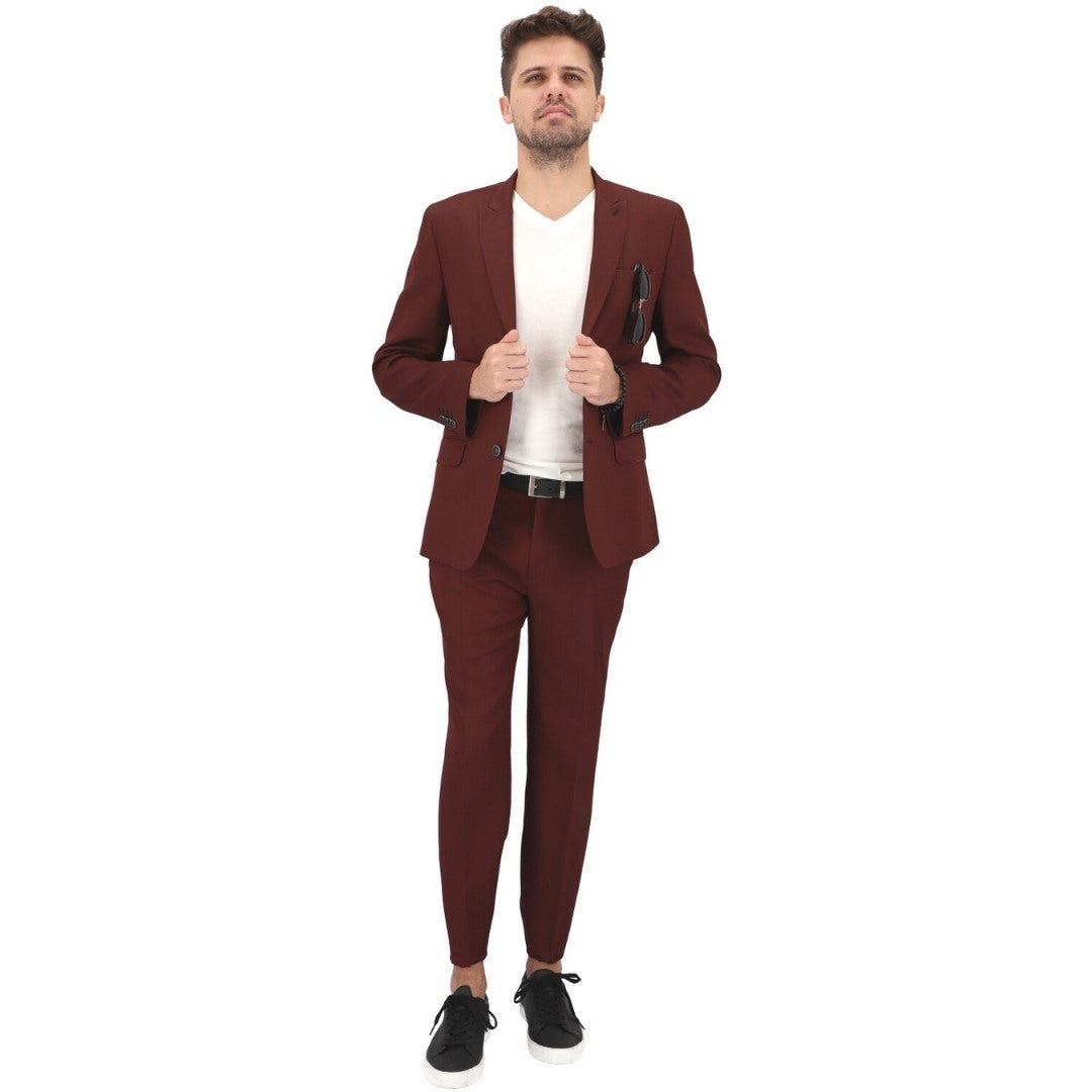 Traje SLIM FIT de 3 piezas color vino liso. Conjunto de Saco, Pantalón y Chaleco. Outfit de dos botones 100% Microfibra con doble abertura trasera.