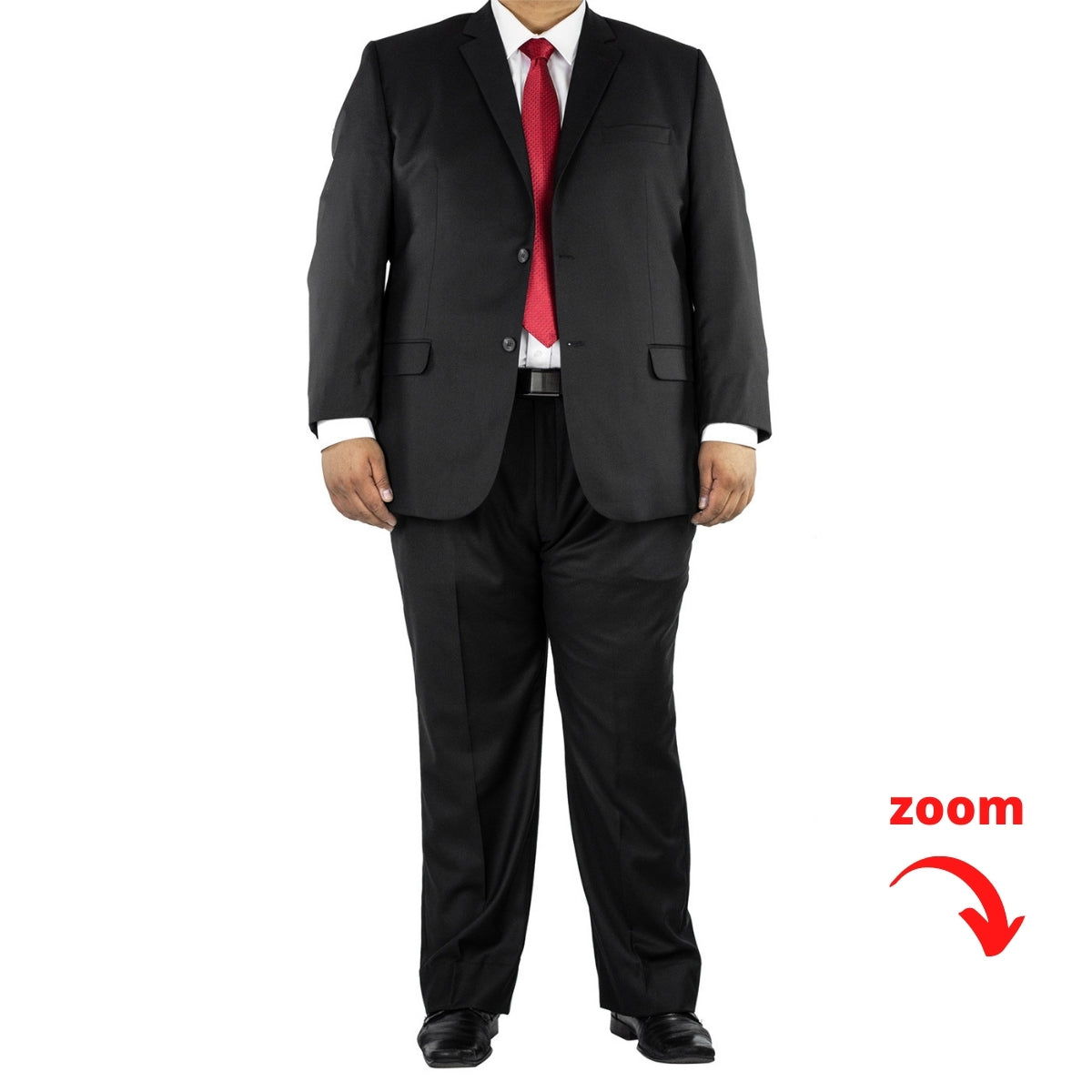 Traje REGULAR FIT de 2 piezas color negro liso. Conjunto de Saco y Pantalón. Outfit de dos botones 100% Microfibra con doble abertura trasera.